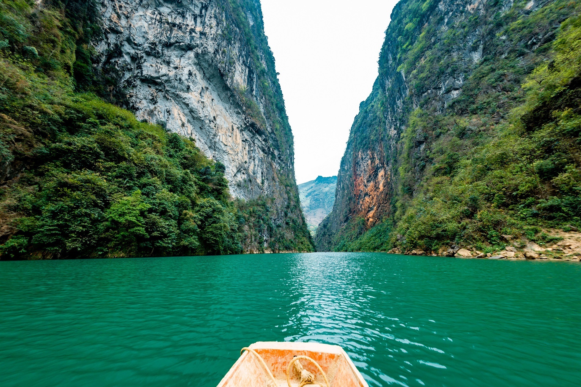 Tu San canyon - Kayaking hotspot on Ha Giang Loop Tour