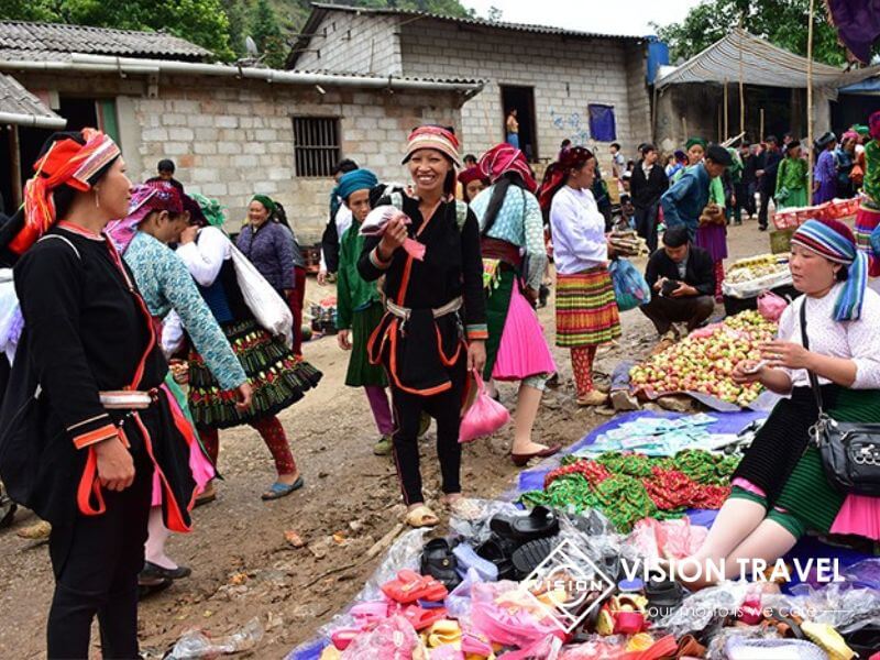 Lung Phin Market