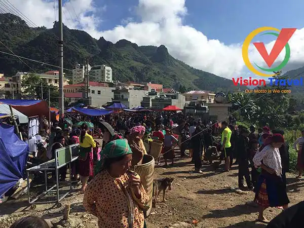 Local markets - (Dong Van market, Meo Vac market, Lung Phin market etc)