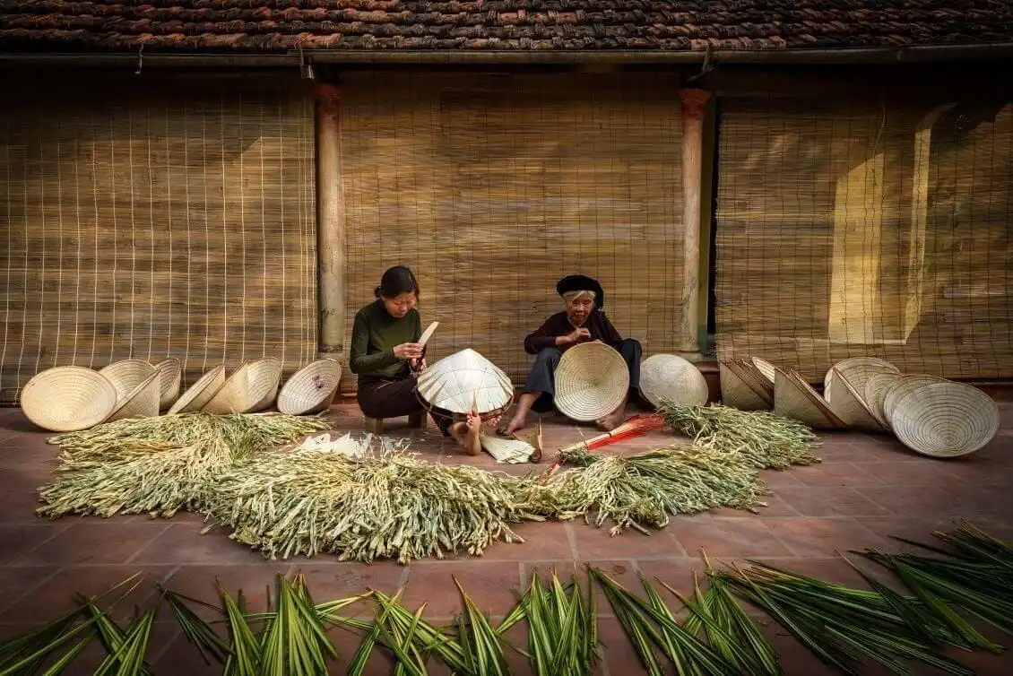 Traditional conical hat making in Chuong Village