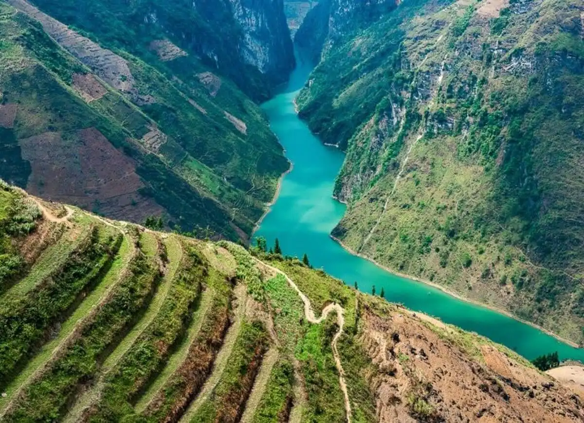 Ma Pi Leng and Nho Que River