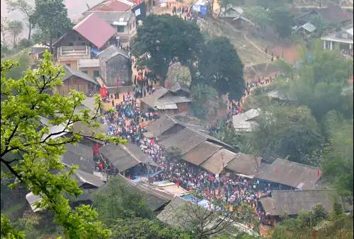 Khau Vai Love Market - Ha Giang Tour