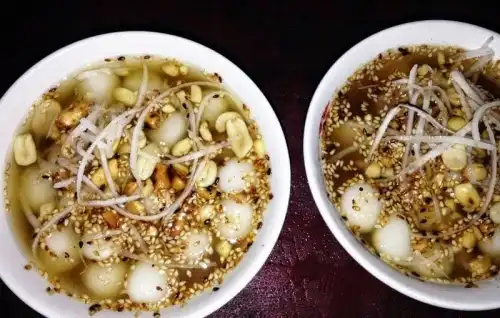 a bowl of thang den