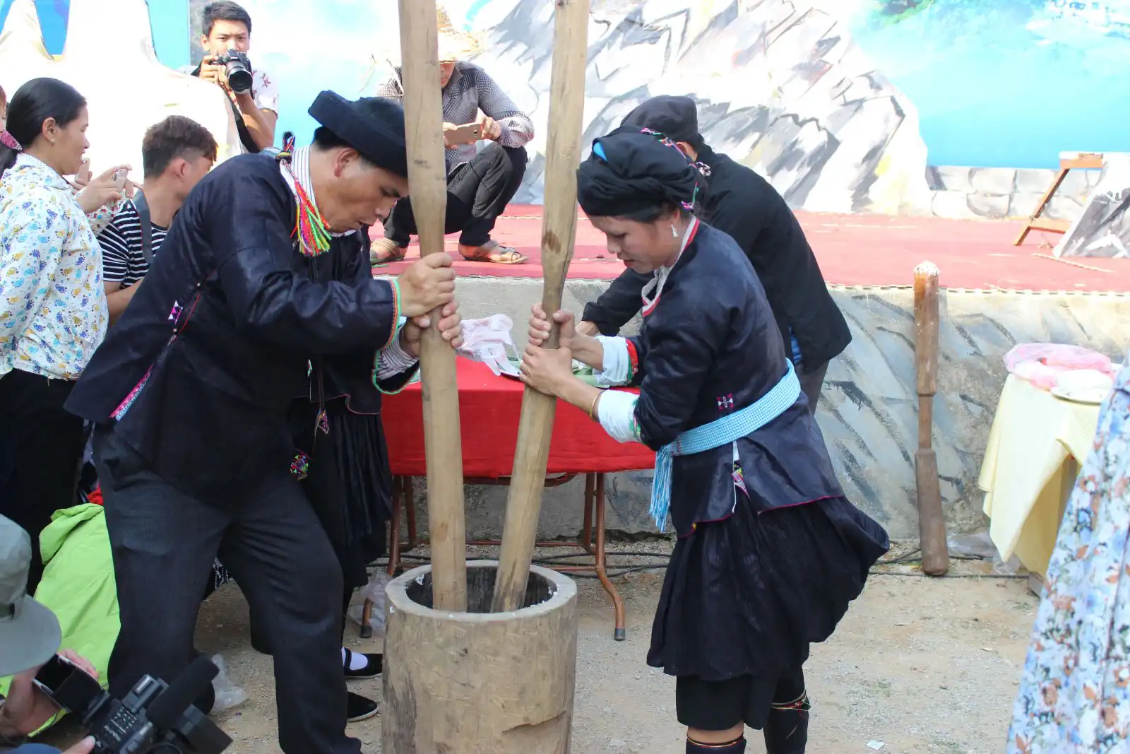 Khau Vai Love Market - Ha Giang Tour