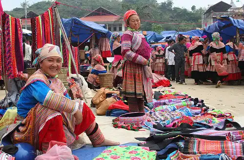 Meo Vac Sunday Market