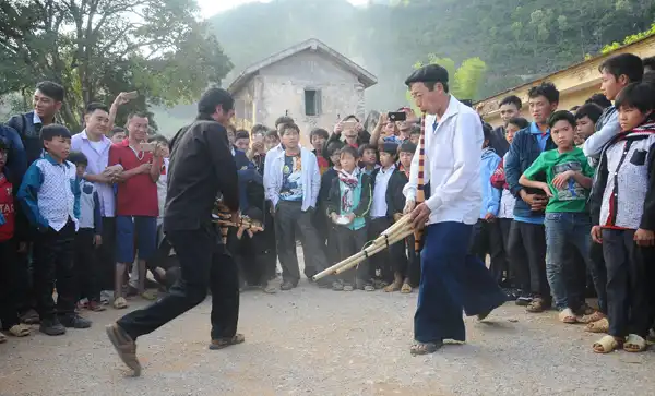 Khau Vai Love Market - Ha Giang Tour