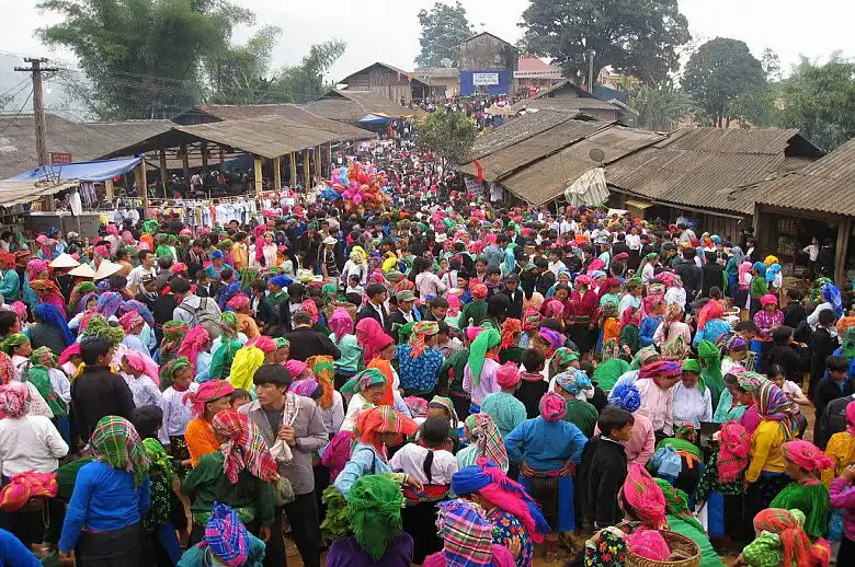 Khau Vai Love Market - Ha Giang Tour